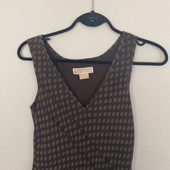 Michael Kors sheer asymmetrical sleeveless blouse - Picture 2 of 5